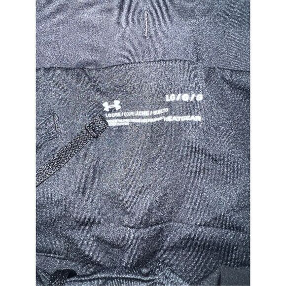 Women's Under Armour Moisture Wicking Shorts (L) - Picture 2 of 2